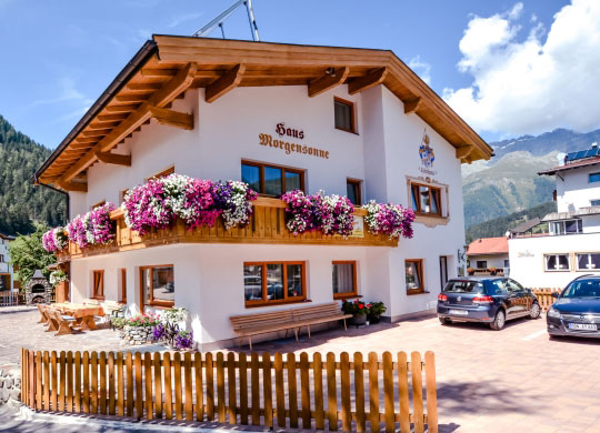 morgensonne pension nauders im winter